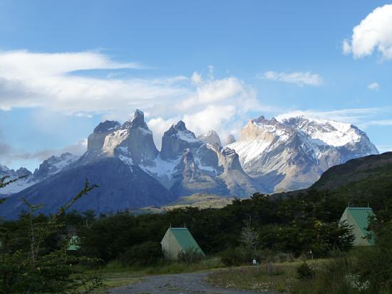 von links nach rechts: Cuerno Norte, Cuerno Este, Monte Almirante Nieto