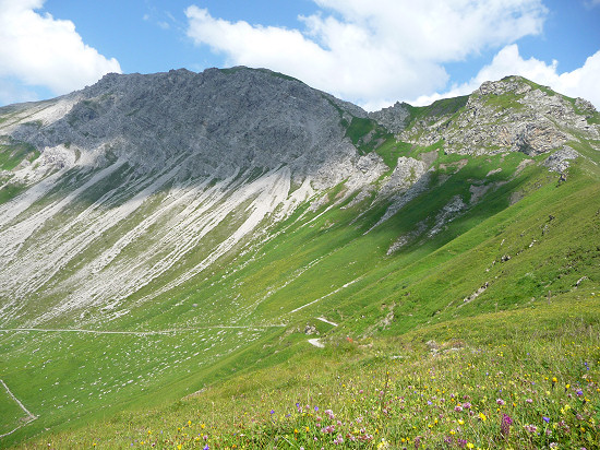 links Augstenberg (2359 m), Ansicht vom oberen Valünatal