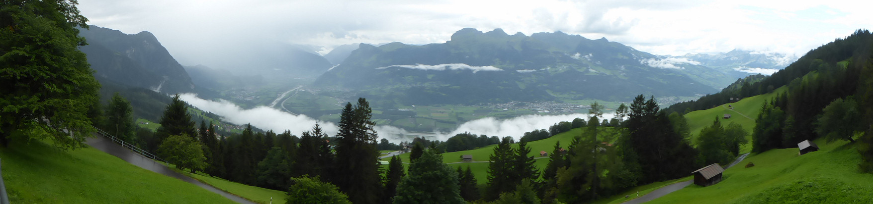 Panorama - Blick ins Rheintal