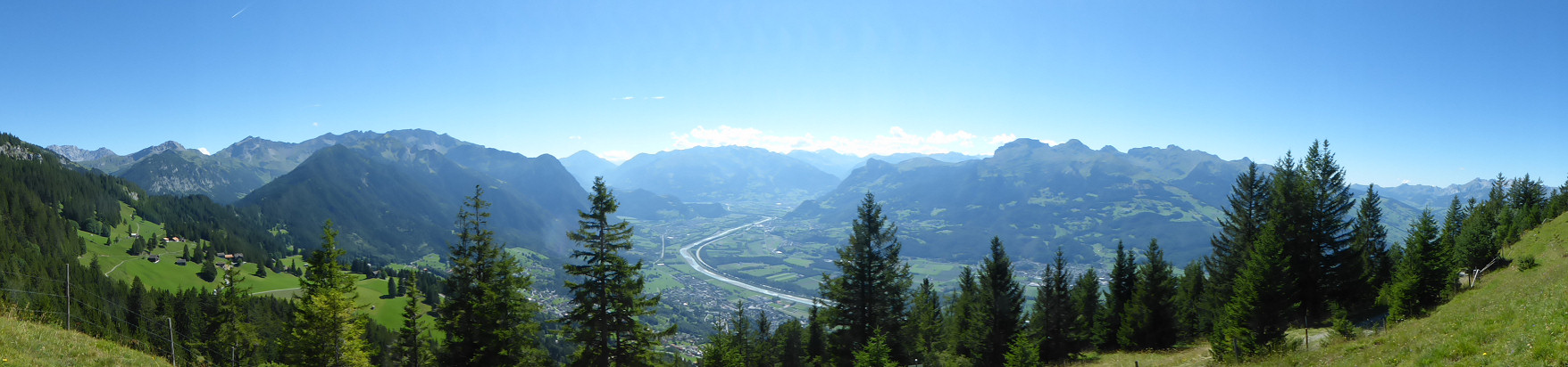 Panorama - Blick vom Färchaeck ins Rheintal