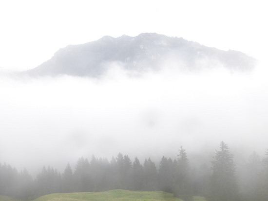 Schönberg im Regen-Nebel-Gemisch